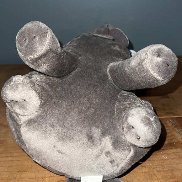 Wizarding World of Harry Potter Hagrid’s dog 13” tall Fang bloody coward dog NWT - Picture 6 of 13